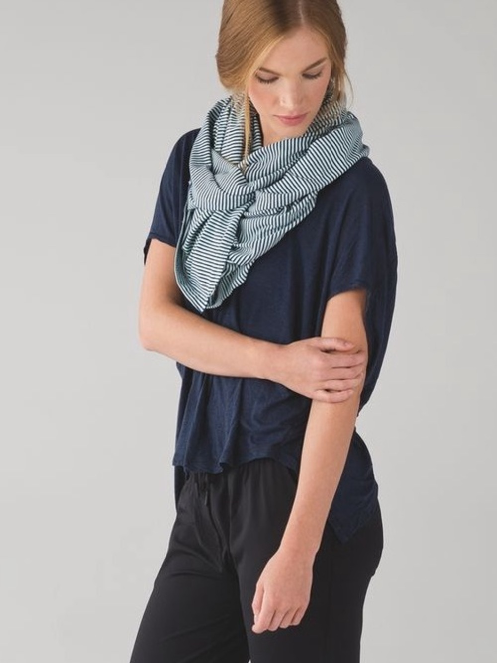 Lululemon Vinyasa Scarf Hyper Stripe Sea Mist Hero Blue / Hero Blue - Picture 9 of 9
